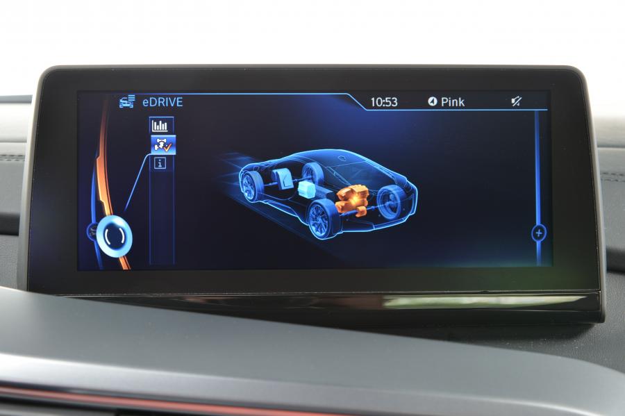  BMW i8 2014 года  (фото 111 из 180)
